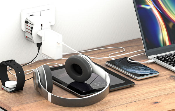 SKROSS MUV USB 4XA Travel Adapter