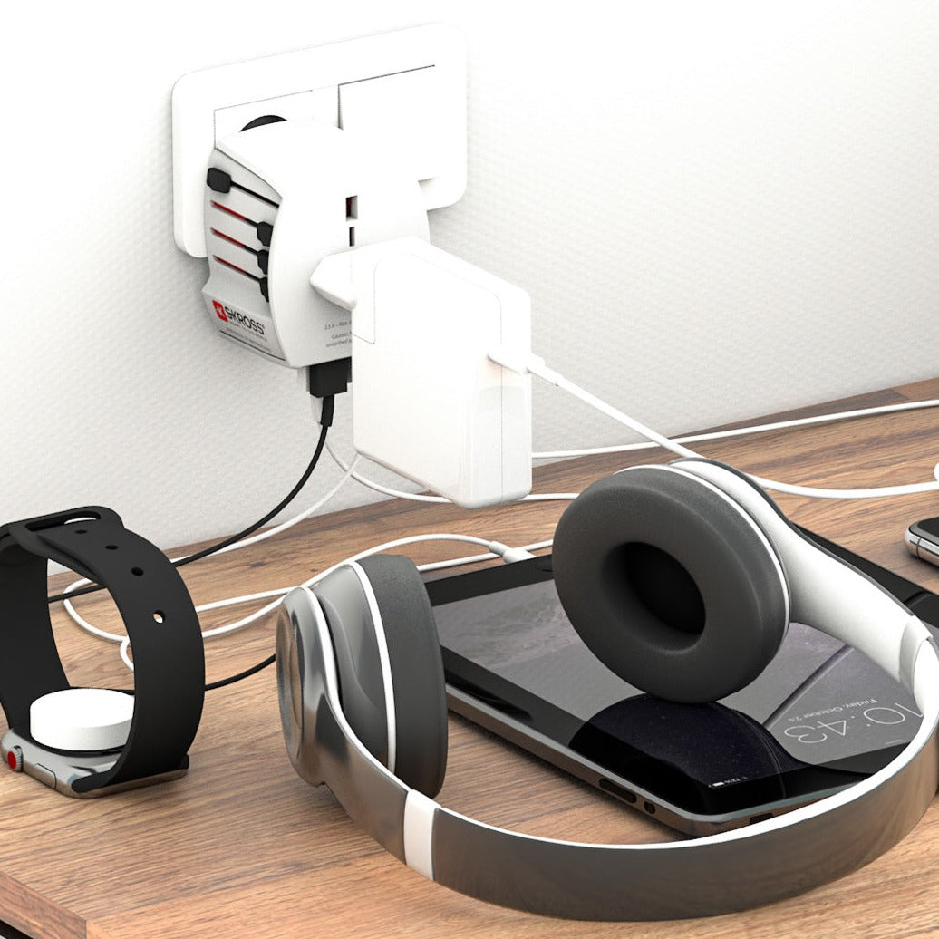 SKROSS MUV USB (AC) Travel Adapter