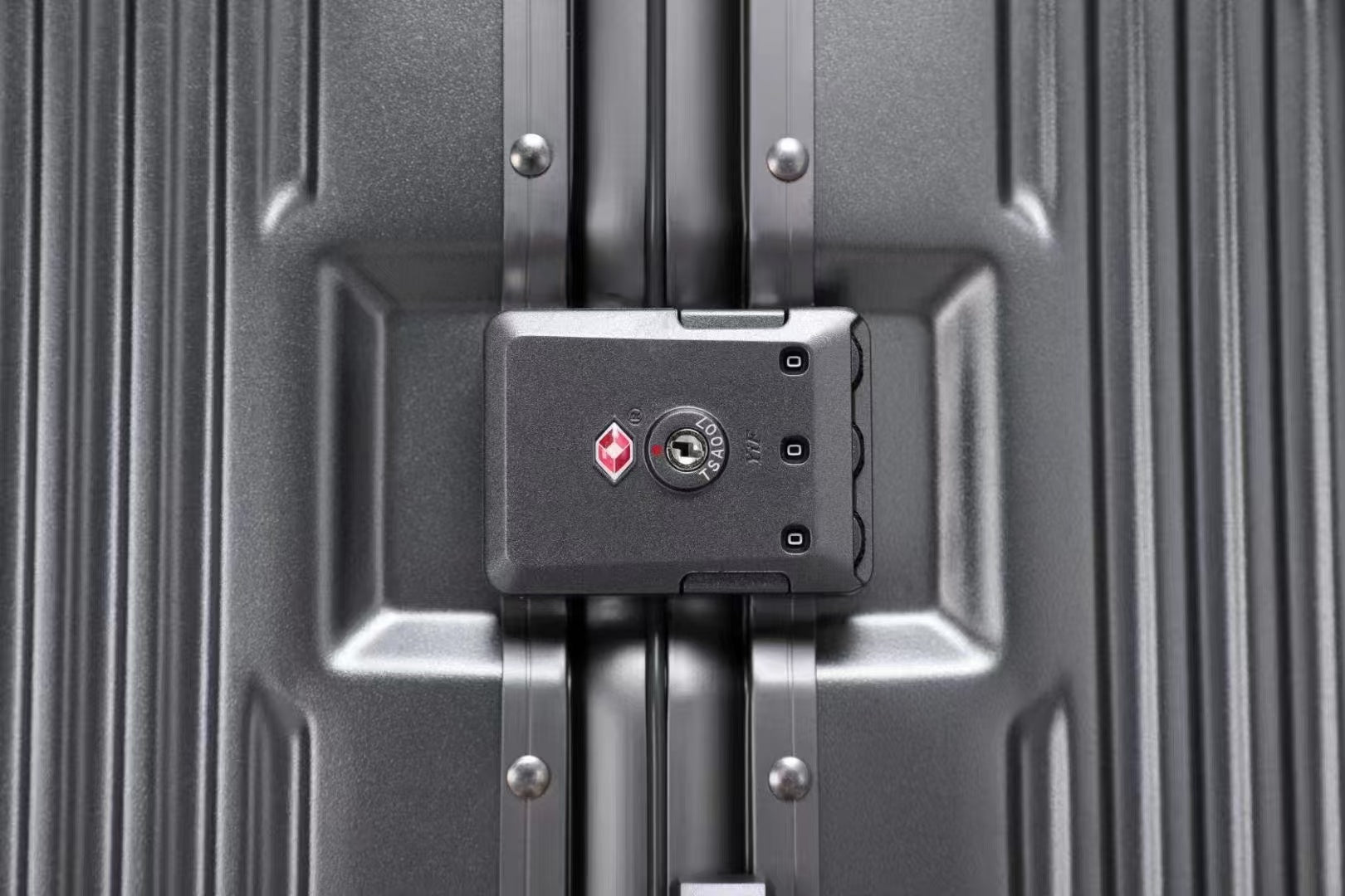 GL Extra Premium Traveller Zipperless Luggage