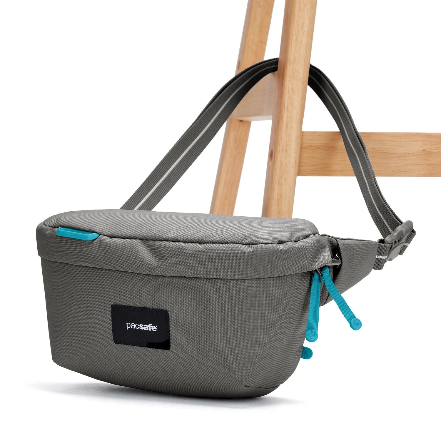 Pacsafe GO Anti-Theft Sling Pack 2.5L