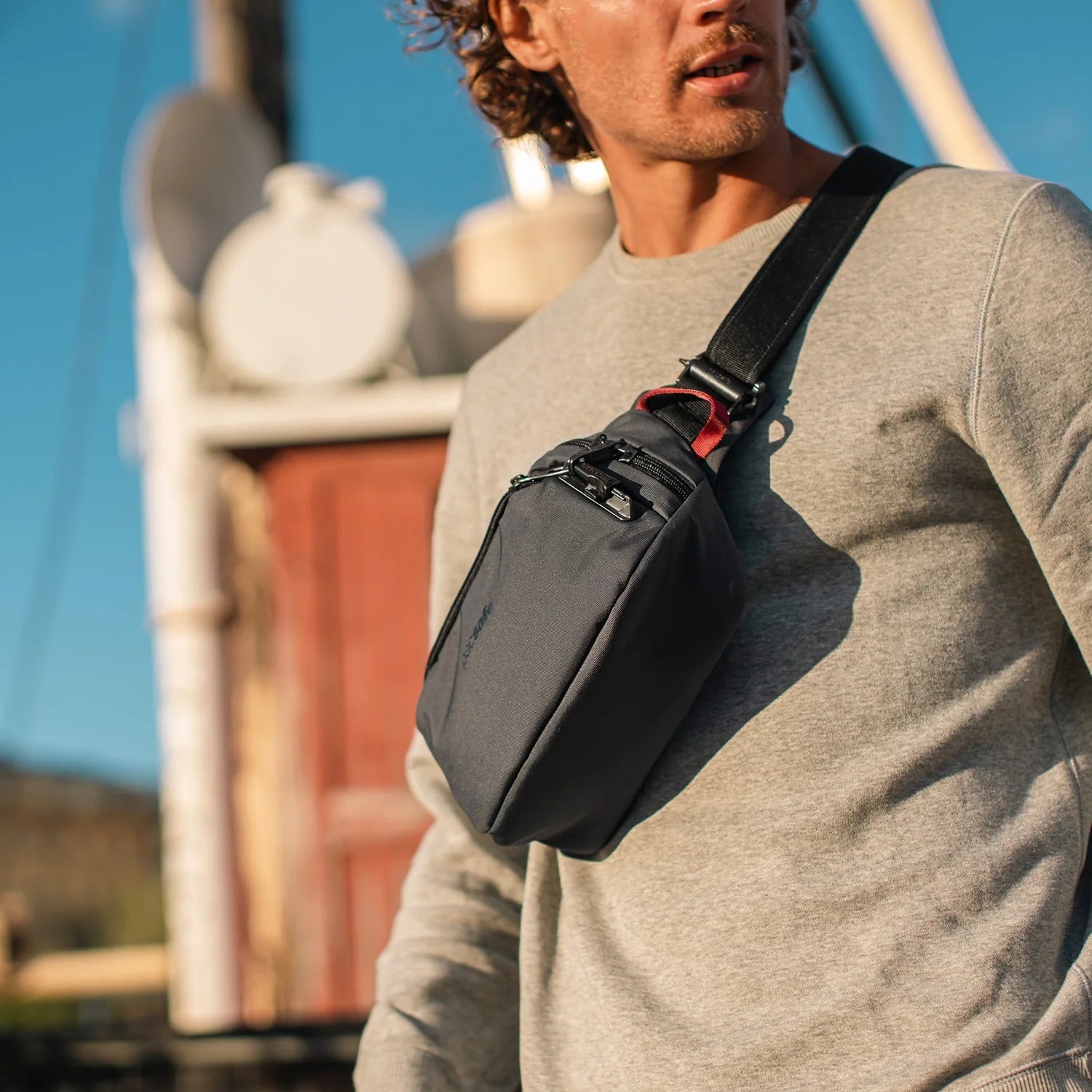 Pacsafe Vibe 100 Anti-Theft Hip Pack 4L