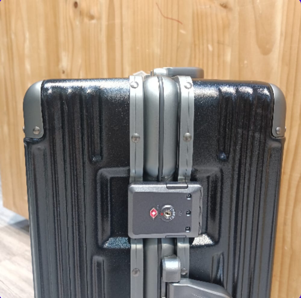 GL Extra Premium Traveller Zipperless Luggage