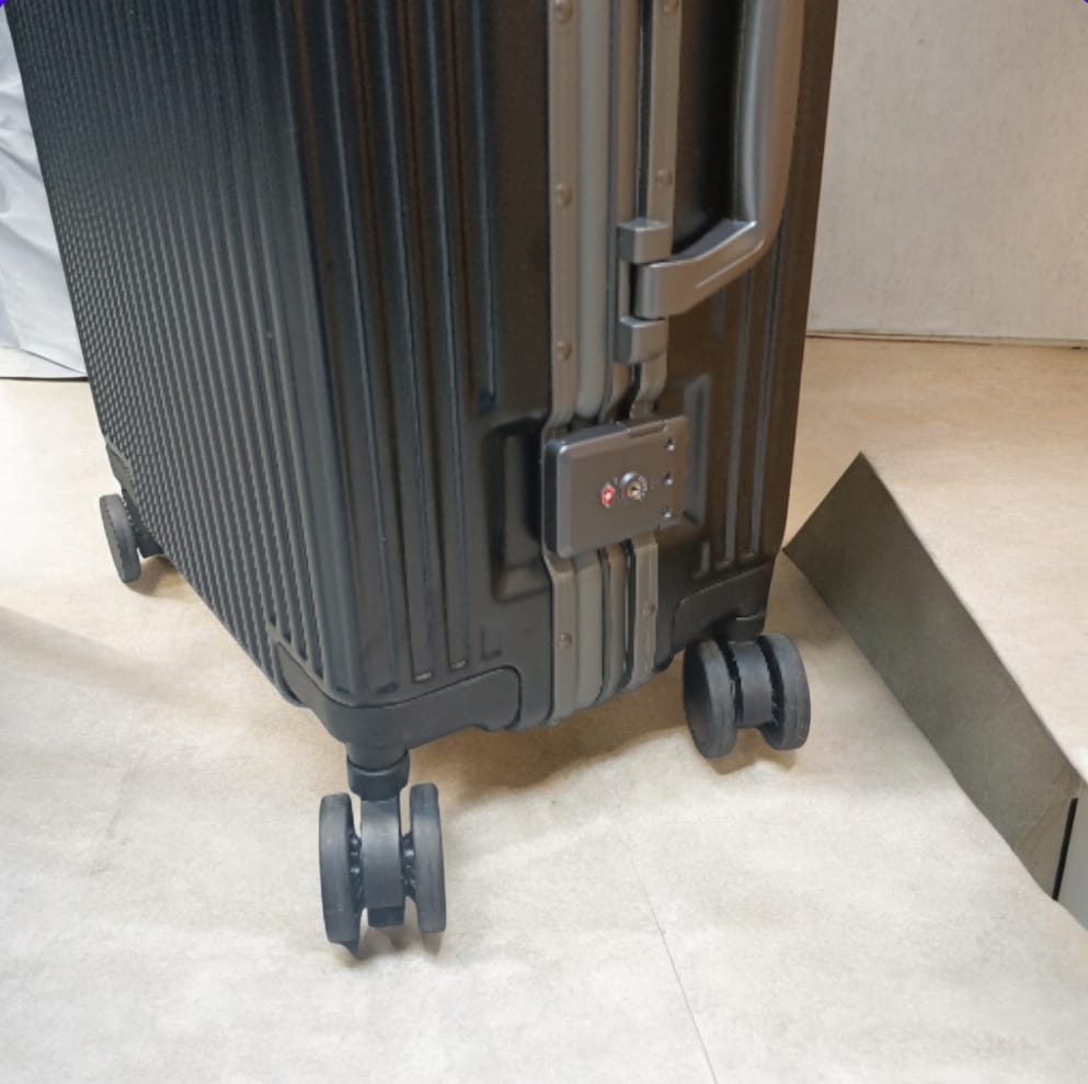 GL Extra Premium Traveller Zipperless Luggage