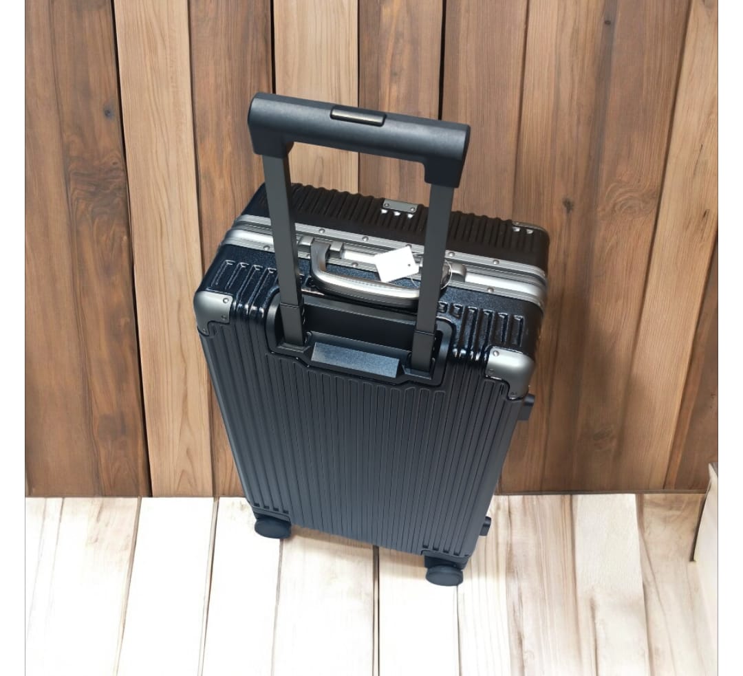 GL Extra Premium Traveller Zipperless Luggage