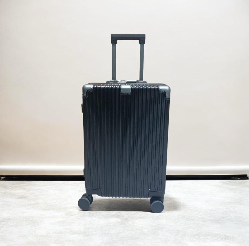GL Extra Premium Traveller Zipperless Luggage