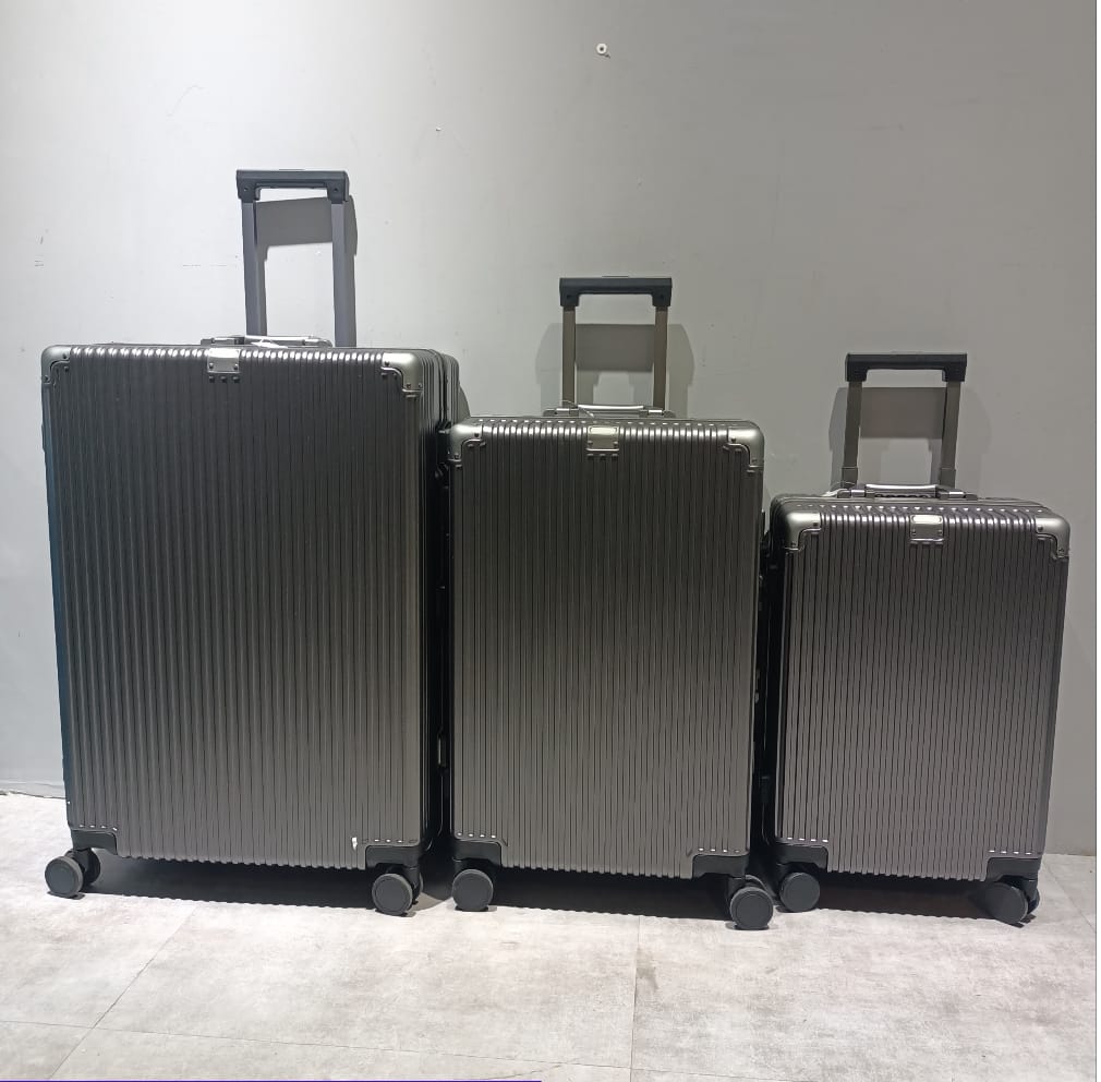 GL Extra Premium Traveller Zipperless Luggage